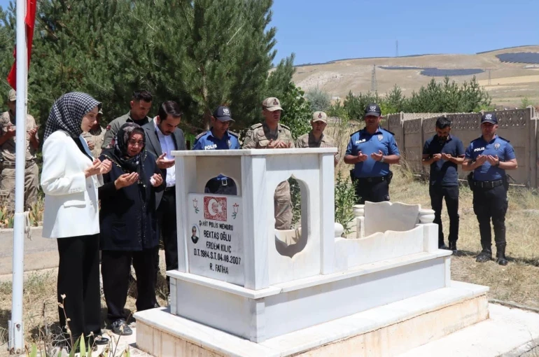 Şehit polis Erdem Kılıç, şehadetinin yıl dönümünde dualarla anıldı 