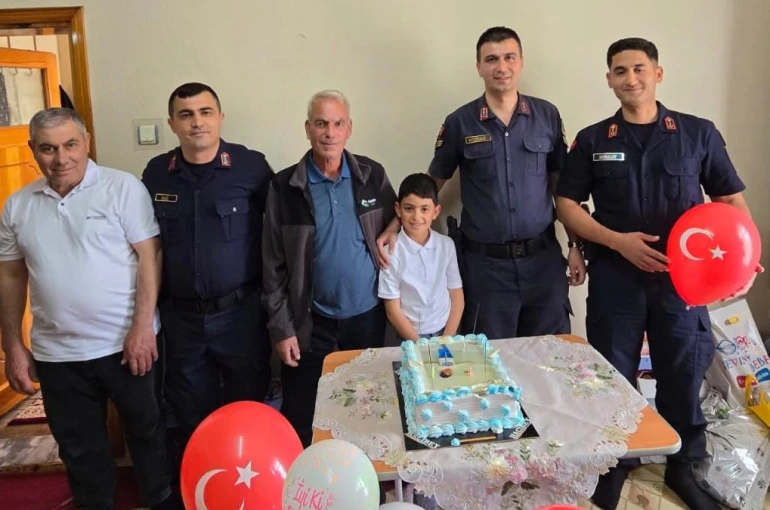 Şehit Uzman Çavuş Ali Cevizci’nin oğluna doğum günü sürprizi