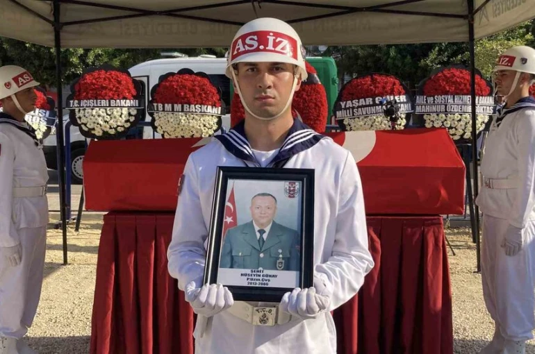 Şehit uzman çavuş son yolculuğuna uğurlandı