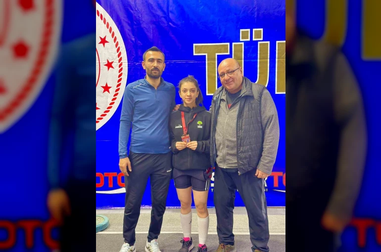 Şehitkamil sporcularından büyük başarı