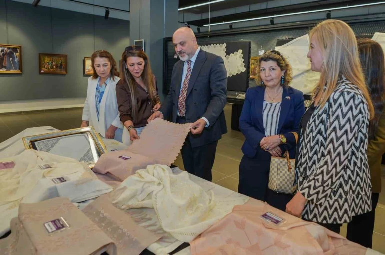 Şehitkamil’de kadınların el emeği eserleri sergilendi