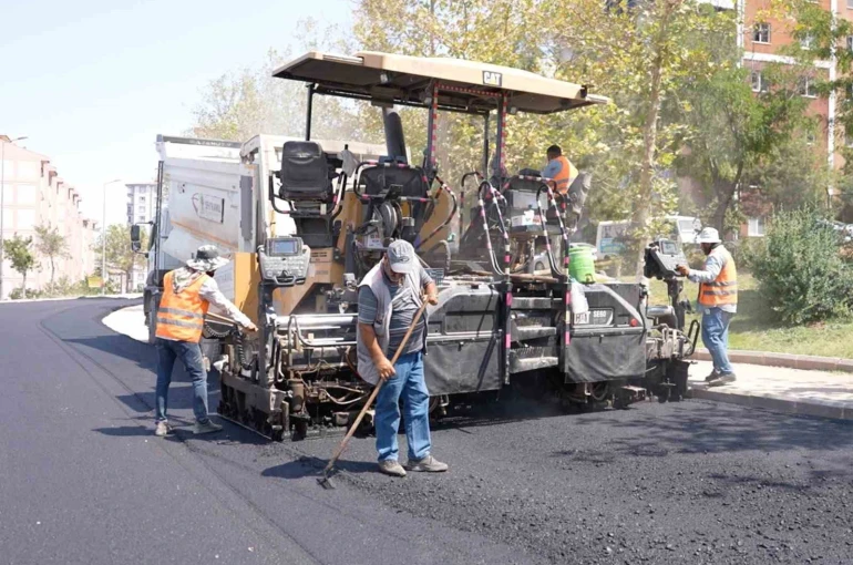Şehitkamil’de yol seferberliği sürüyor