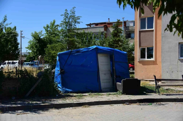 Şehzadeler Belediyesi’nden Selimşahlar’da kaçak yapılara müdahale