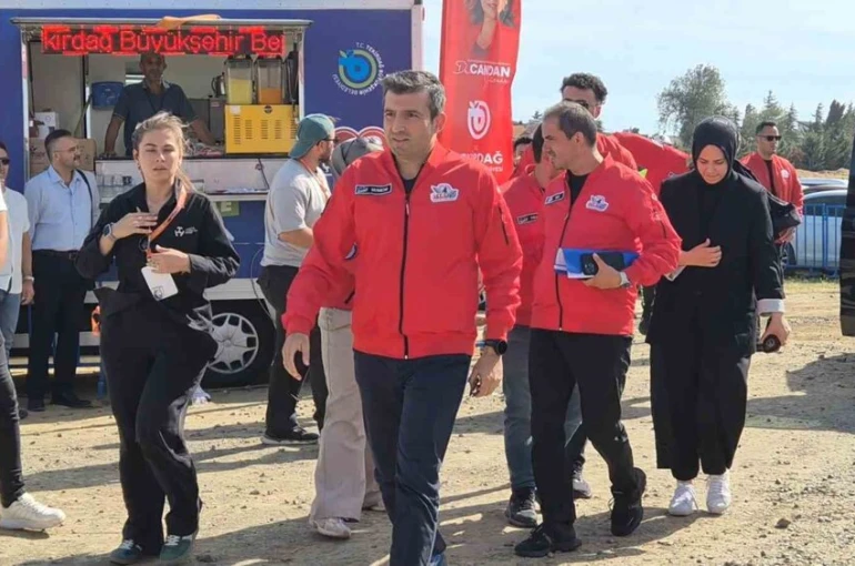 Selçuk Bayraktar: "Zor koşullarda bu işi yapanlar dünyaya damgasını vuracak"