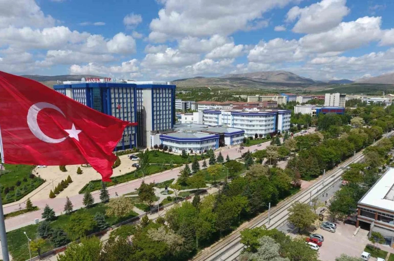 Selçuk Üniversitesi 23 kategoride Türkiye’nin İlk 20 Üniversitesi arasında