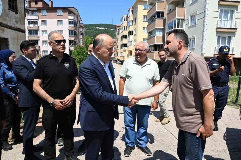 Selden etkilenen Cide’de hasar tespit ve temizlik çalışmaları sürüyor