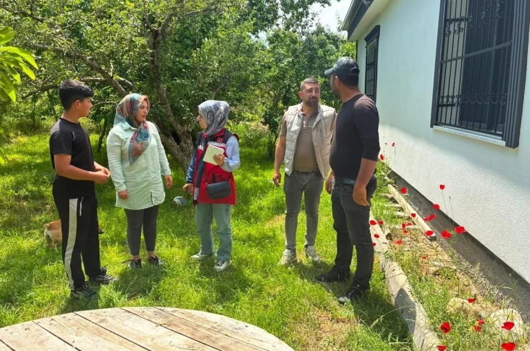 Selden etkilenen Gümüşler beldesine psikososyal destek