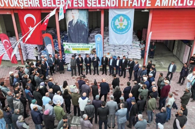 Selendi’de çiftçilere tohum desteği