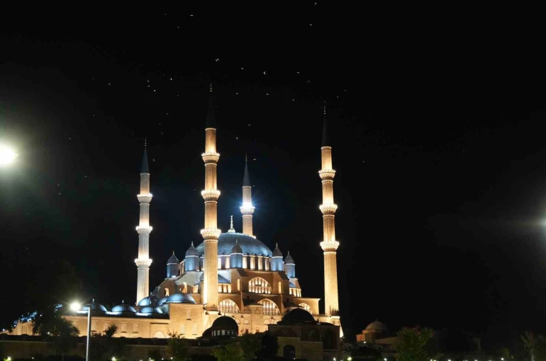 Selimiye Camii’nden yükselen selalar 15 Temmuz şehitleri için okundu