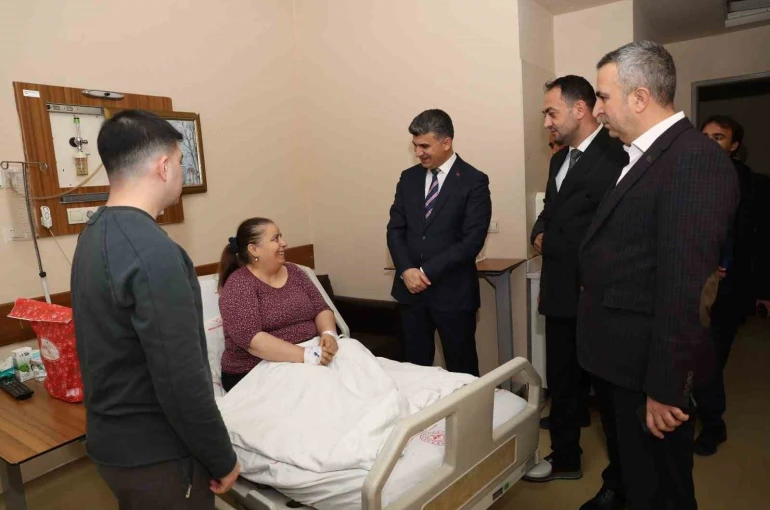 Şener, yeni yıl gecesinde kamu çalışanlarıyla buluştu