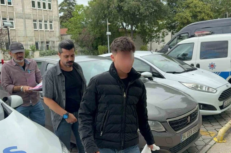 Sentetik ecza ile yakalanan 17 yaşındaki çocuğa ev hapsi