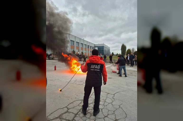 Seramik fabrikasında yangın ve tahliye tatbikatı yapıldı