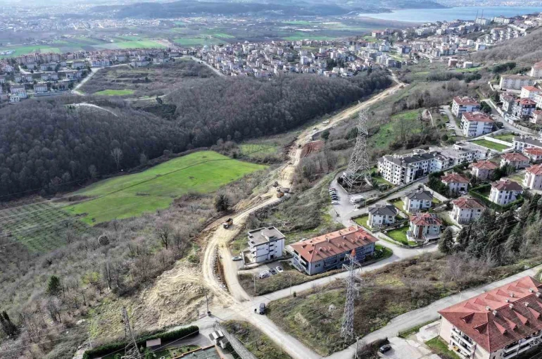 Serdivan ve Beşköprü birbirine bağlanıyor: Makineler sahaya indi