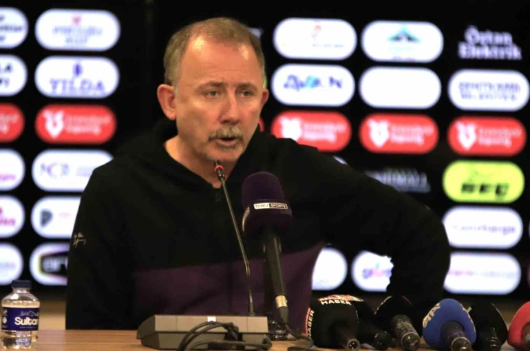 Sergen Yalçın: "Bugün en önemli şey 3 puandı"