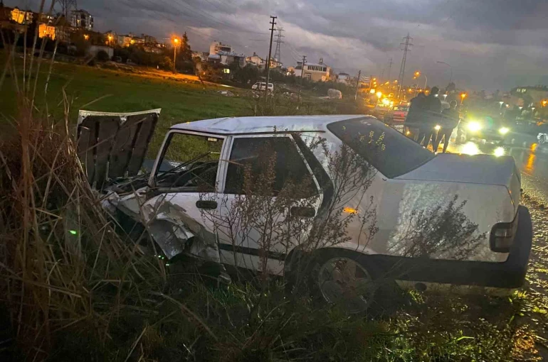 Serik’te iki otomobilin karıştığı kazada 1 kişi yaralandı