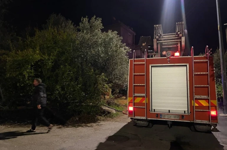 Serik’te korkutan ev yangını