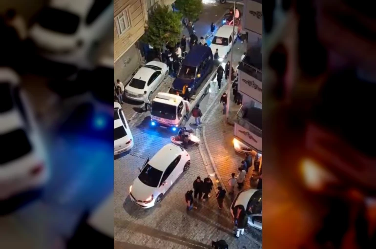 Ses sistemli araç yükledikleri çakarlı çekiciyle trafiği felç eden magandalar kamerada