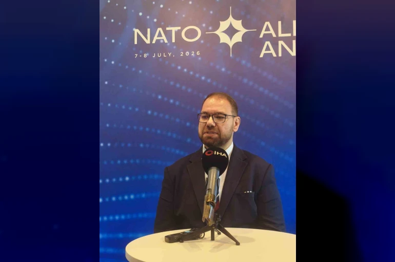 SETA Kıdemli Araştırmacısı Akıllı: "20 yıl önce halı bakmaya gelen liderler, bugün savunma sanayii ürünlerini incelemeye geliyor"