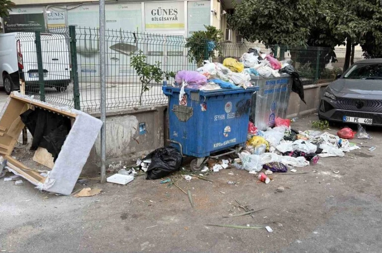 Seyhan’da çöp birikintileri oluştu