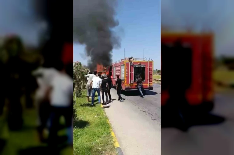 Seyir halindeki pikap alevlere teslim oldu