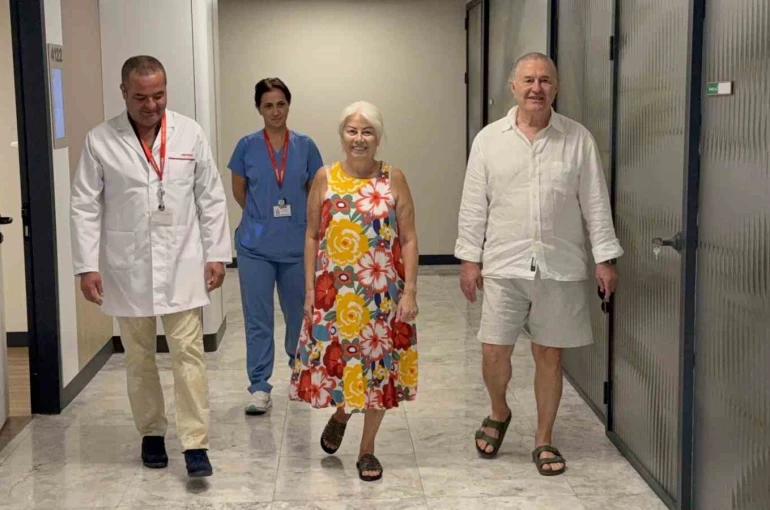 Şiddetli kalça ve bacak ağrısının arkasından iki ayrı omurga hastalığı çıktı