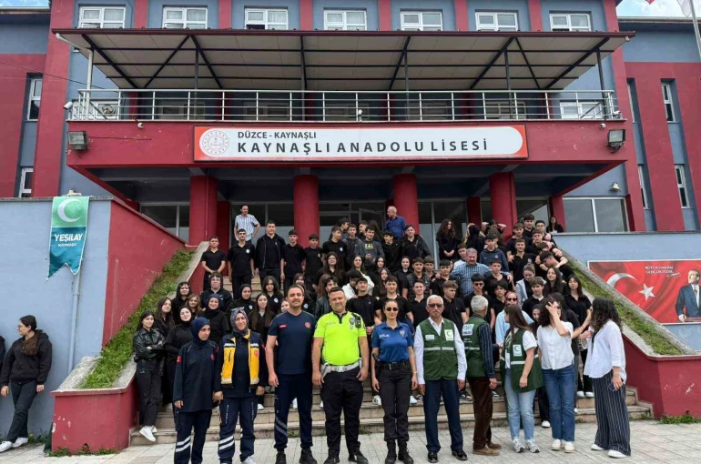 Sigaranın zararlarına dikkat çektiler
