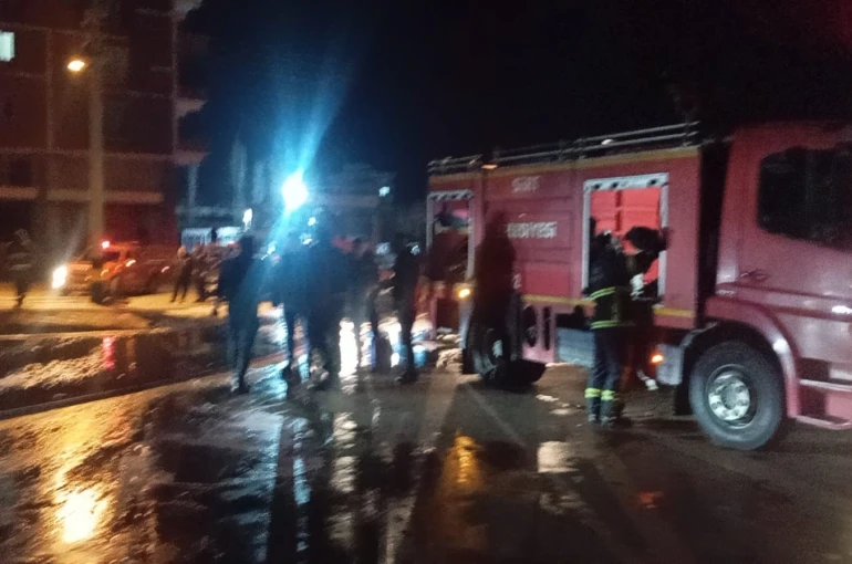 Siirt’te akaryakıt istasyonunda çıkan yangında faciadan dönüldü