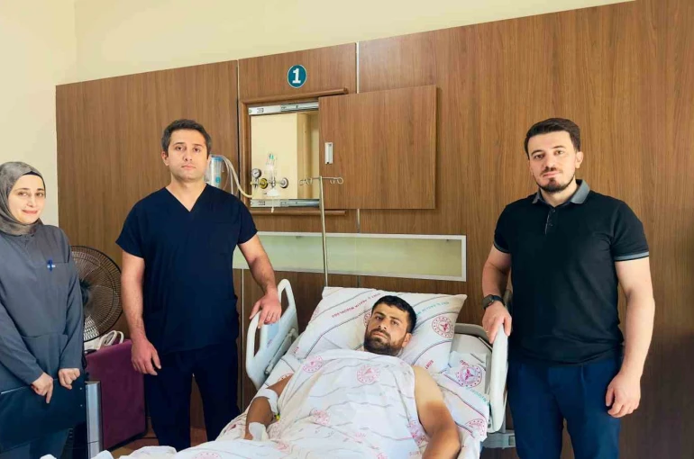Siirt’te beton mikserine kaptırılan bacak başarılı ameliyatla kurtarıldı