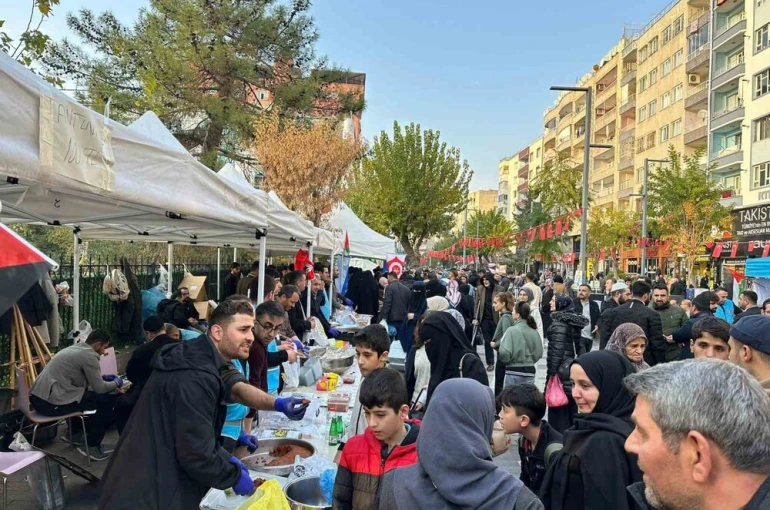Siirt’te Gazze için iki günde 2 milyon 758 bin TL yardım toplandı