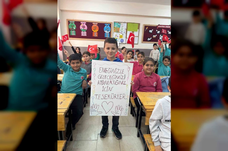 Siirt’te öğrencilerden öğretmenlere sıcak karşılama