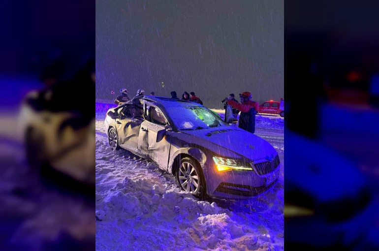 Siirt’te yol çalışması yapan araç ile otomobil çarpıştı: 1 ölü, 4 yaralı