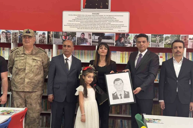 Silah arkadaşları Şehit Astsubay Mehmet Gündüz’ün adını kütüphanede yaşatıyor