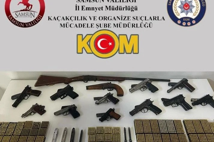 Silah tacirlerine ve düğün magandalarına operasyon: 12 tabanca ele geçirildi
