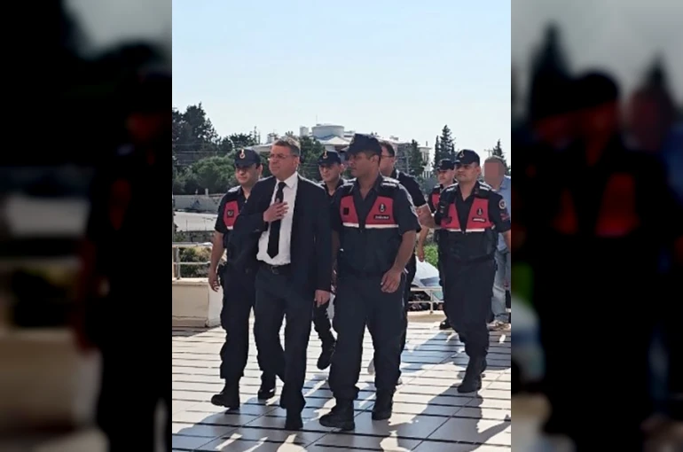 Silifke Belediyesi’ne yönelik ’rüşvet’ soruşturmasında belediye başkanı ile birlikte 9 kişi tutuklandı