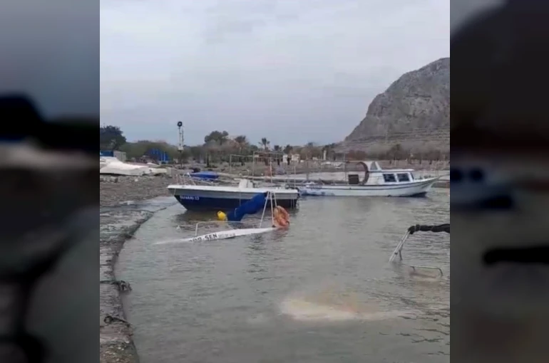 Silifke’de fırtına tekneleri batırdı