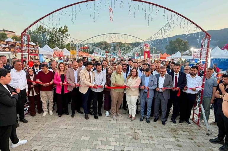 Simav’da 93. Turizm ve Ticaret Panayırı coşkuyla açıldı
