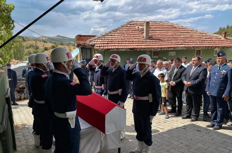 Simav’da Kıbrıs gazisi ebediyete uğurlandı