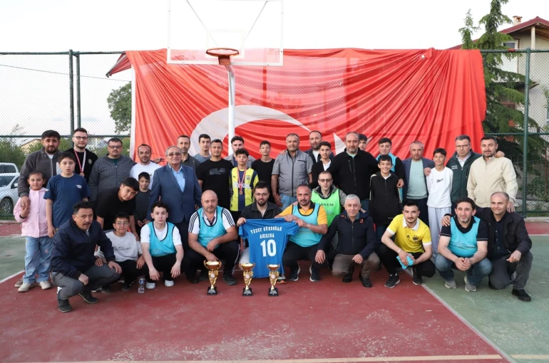 Simav’ın Gılmanlar köyünde voleybol şöleni