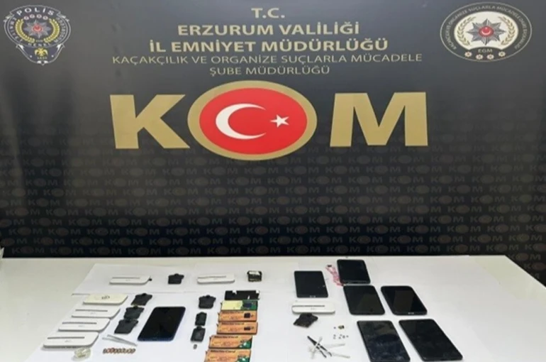Sınava düzenekle girmeye çalışan 5 şahıs yakalandı