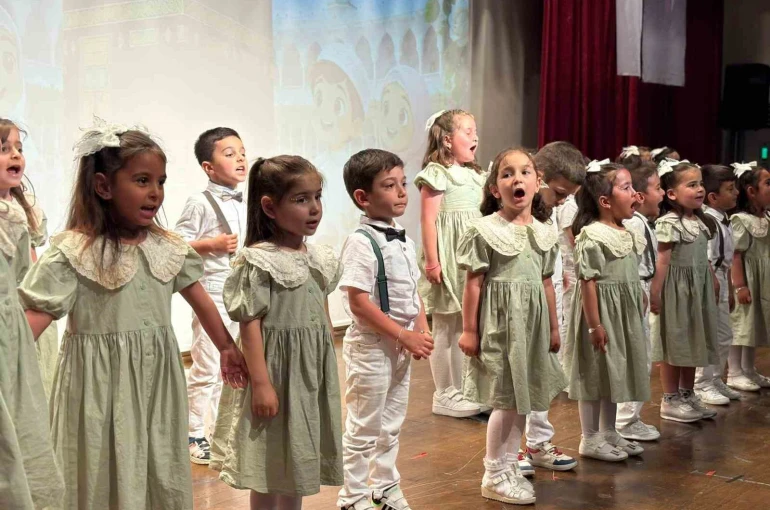 Sincanlı miniklerden yıl sonu gösterisi ve sergisi