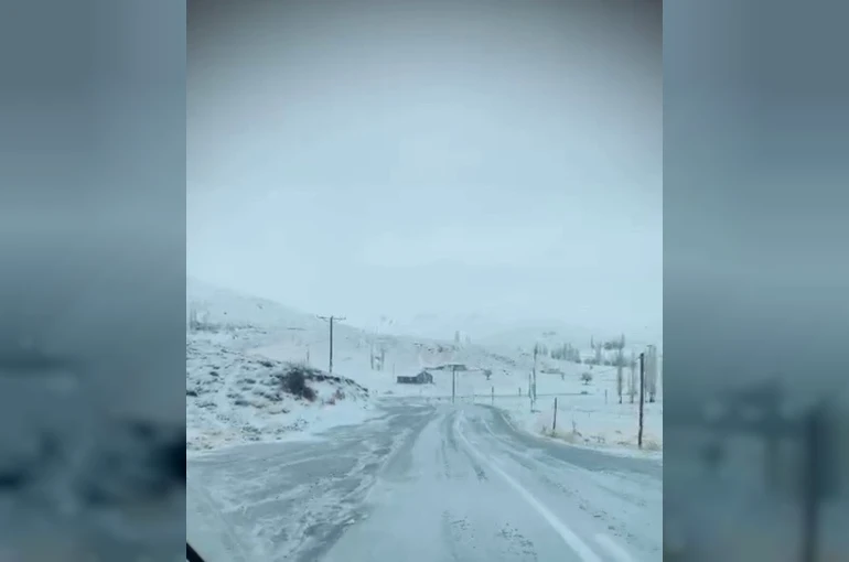 Sincik-Malatya yolunda kar yağışı etkili oluyor