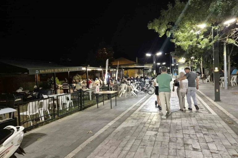 Sındırgı’da depremler sürüyor