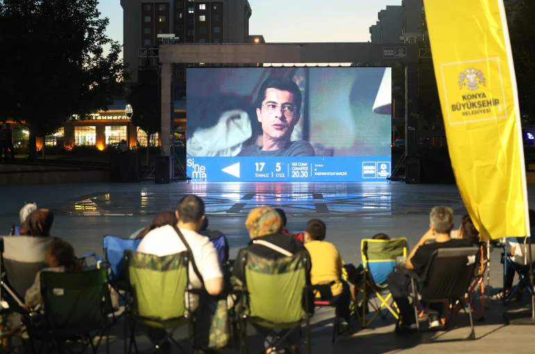 "Sinema Akşamları" Konyalıları açık havada buluşturuyor