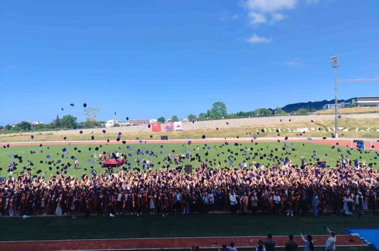 Sinop Üniversitesi’nde mezuniyet coşkusu