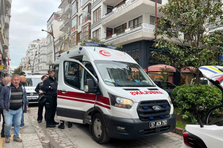 Sinop’ta hafif ticari araç yayaya çarptı