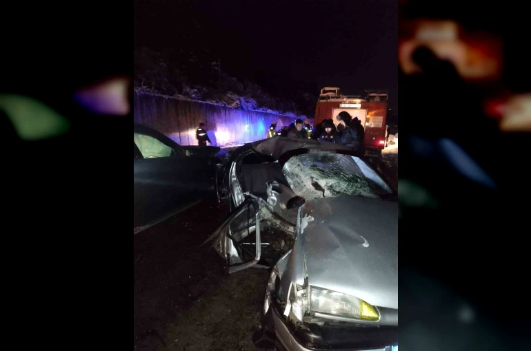 Sinop’ta iki otomobil kafa kafaya çarpıştı: 2 ölü, 3 yaralı