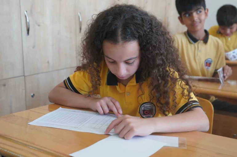 Şırnak’ta 152 bin öğrenci karne heyecanı yaşadı