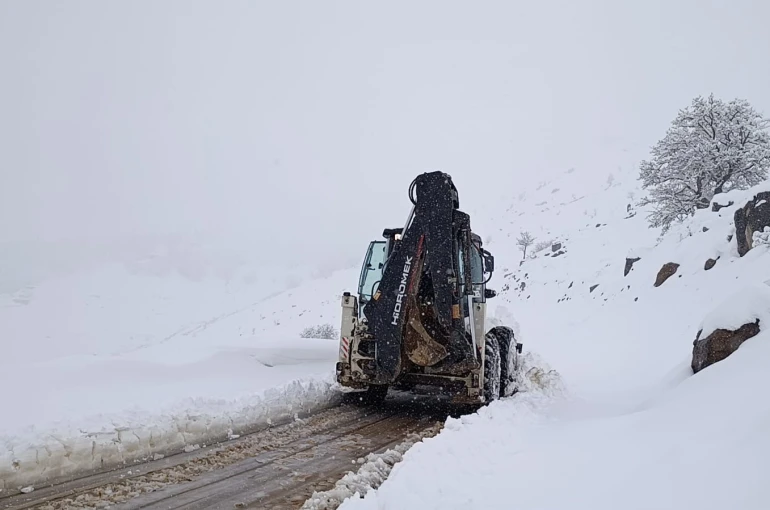 Şırnak’ta 20 köy yolu ulaşıma açıldı