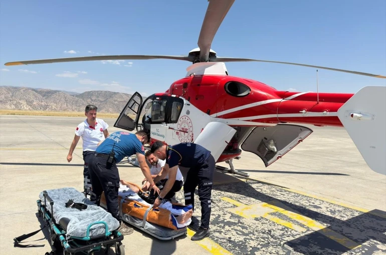 Şırnak’ta ambulans helikopter yaralı şahıs için havalandı
