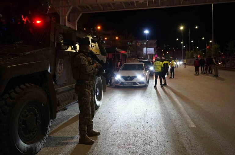 Şırnak’ta bayramda çifte başarı: 44 aranan şahıs yakalandı, ölümlü kaza yaşanmadı
